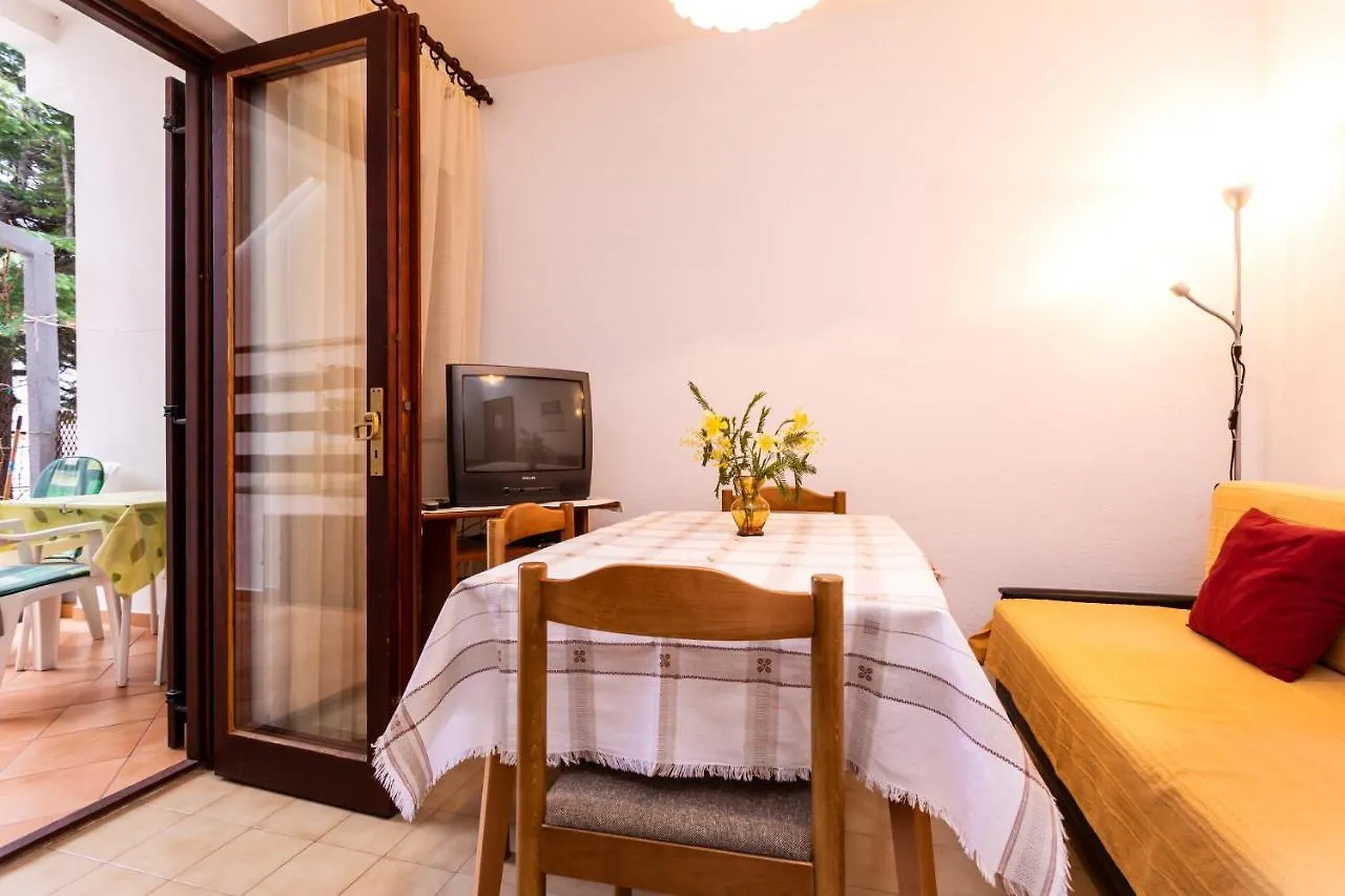 Affittacamere Rooms & Studio Apartment Mira Baška