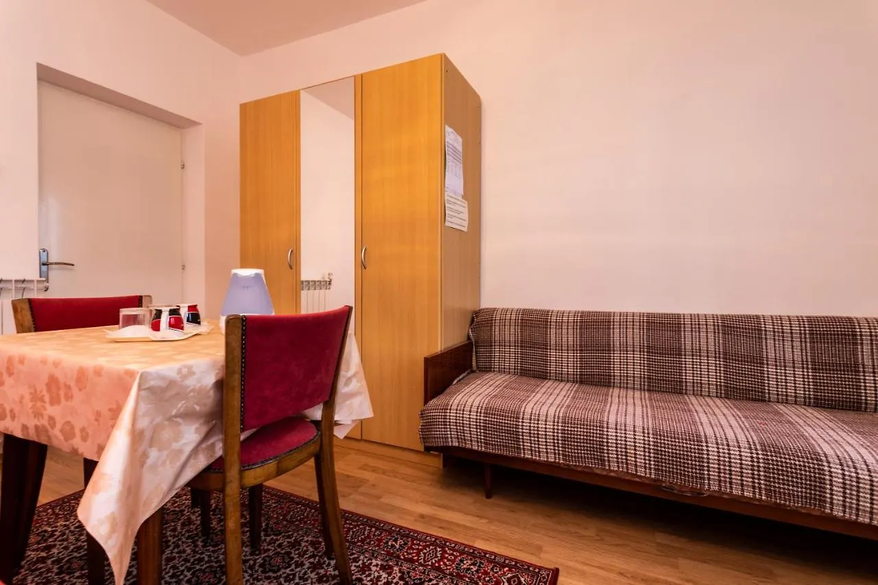 Rooms & Studio Apartment Mira Baška