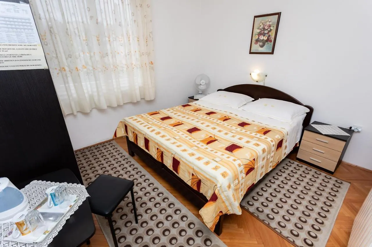 Rooms & Studio Apartment Mira Baška Croazia
