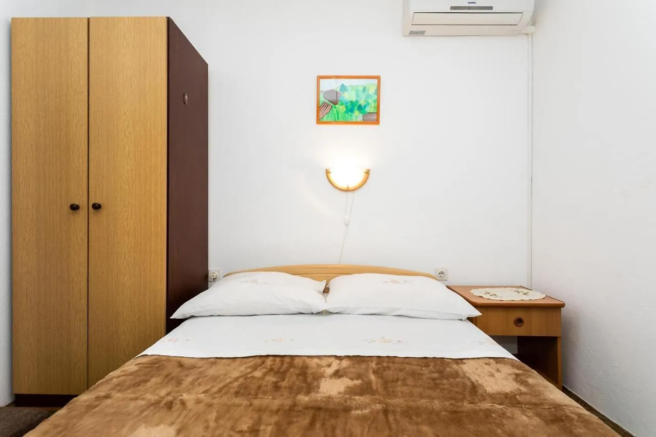 Rooms & Studio Apartment Mira Baška